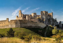 Čo najviac zaujalo turistov v našom kraji v roku 2024? Miesto opradené legendami, ktoré treba navštíviť. Objavte jedinečnú atmosféru, spoznajte bohatú históriou a obdivujte krásy hradu Beckov.