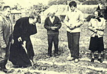 Kostol v Pečeňanoch – od základného kameňa po 31. výročie Výstavba kostola sa začala symbolicky 8. septembra 1990, na sviatok Narodenia Panny Márie.