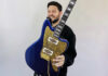 Michal Polák predstavuje nový singel „Tria Corda“ Slovenský gitarista a skladateľ Michal Polák predstavuje nový singel „Tria Corda“, v ktorom prepája autorskú hudbu, originálny dizajn gitár a autentický zvuk bez zbytočných úprav. Foto: Michal Polák – archív autora