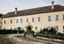 🏰 Takto mohol vyzerať zaniknutý bánovský kaštieľ, ktorý stál neďaleko dnešnej ZŠ Duklianska.