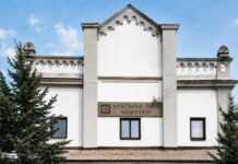 🕍 DNES EVANJELICKÝ KOSTOL. KEDYSI SYNAGÓGA A DOKONCA AJ PREDAJŇA NÁBYTKU